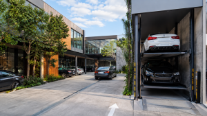 Mejor elevador comercial en México para tu negocio con estacionamiento vertical